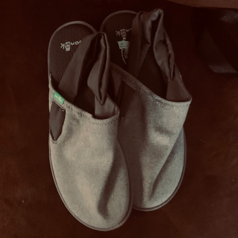 Sanuks